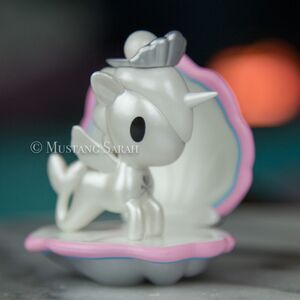 Tokidoki Mermicorno Series 7 White Pearl Gem Shell Mermaid Unicorn Figure w/ box